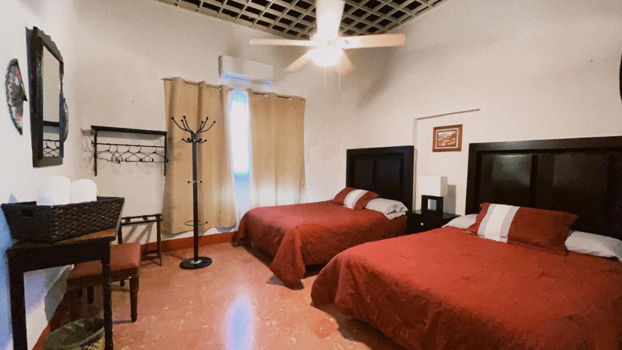 Hostal La Espanola Parras Парас де ла Фуенте Екстериор снимка